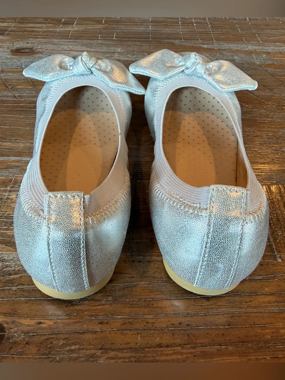 Girls dress shoes size 1 Harper Canyon Metallic Silver
